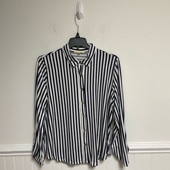 Above and Beyond Tops - Above and Beyond Women’s Stripe Long Sleeve Front and Back Buttons Size 2 X